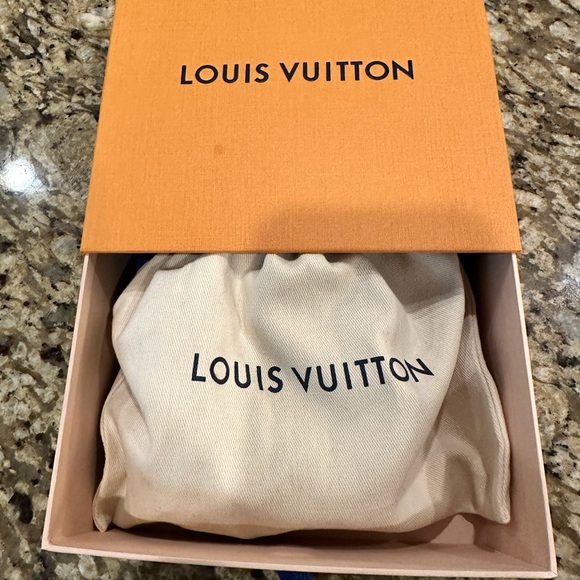 Louis Vuitton Denim Scrunchie New In Box - Picture 2 of 11